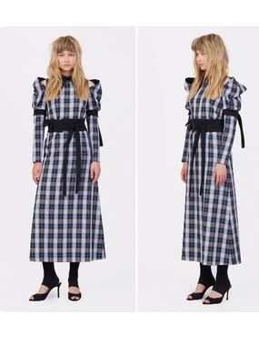 Plaid Long-Sleeve Dress with Black Collar and belt